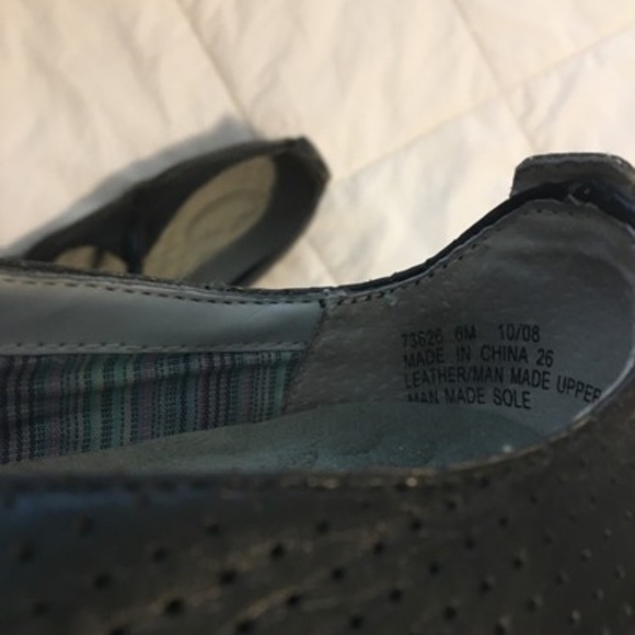 Privo/Clark’s flats aka Mary Janes - Picture 4 of 4